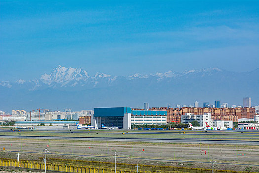 俯瞰乌鲁木齐机场全景