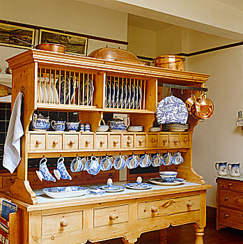 大,柜橱,展示,老式,铜质平底锅,传统,蓝色,白色,瓷器,站立,厨房