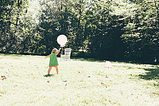幼儿,花园,玩,气球