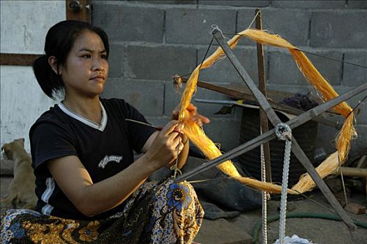 女青年,旋转,橙色,丝绸,手,琅勃拉邦,老挝,东南亚