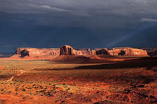 岩石构造,风暴,云,夜光,纪念碑谷纳瓦霍部落公园,亚利桑那,美国,北美