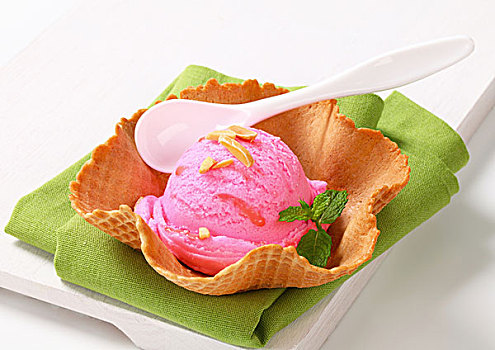 粉色,冰淇淋,威化脆皮,碗