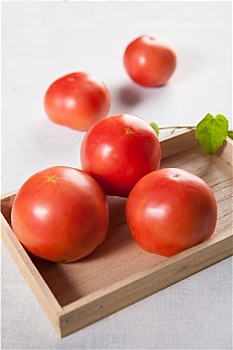 托盘里的西红柿