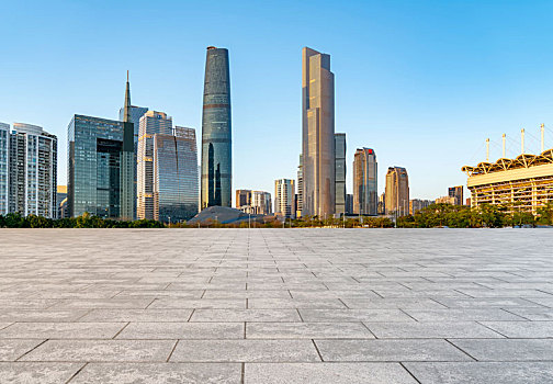城市道路交通和上海陆家嘴建筑天际线