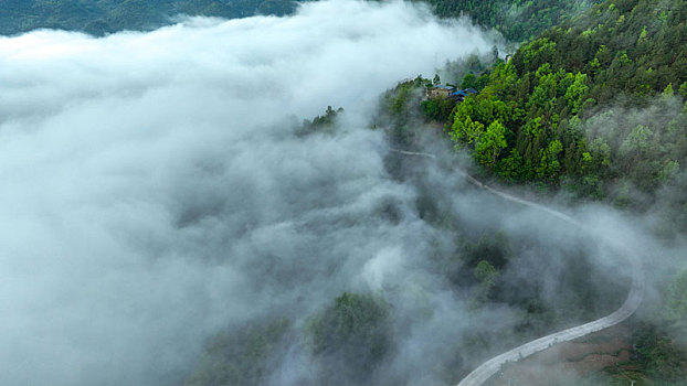 重庆酉阳,雨后日出雾海美乡村