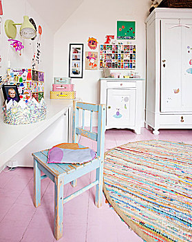 椅子,白色,书桌,乡村,柜子,靠近,衣柜,木地板,涂绘,粉色