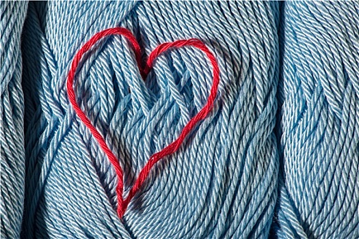 编织,红色,心形,蓝色背景