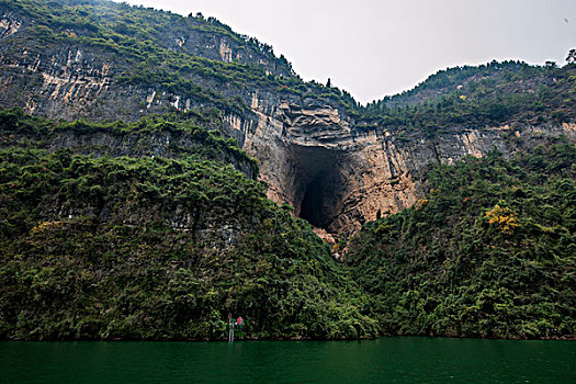 重庆巫山大宁河小三峡峡谷群山