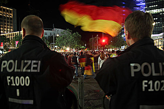 足球,冠军,德国,警察,看,庆贺,德国人,球迷,选帝侯大街,街道,柏林,欧洲
