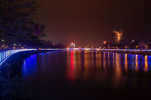 圭江河春节夜景
