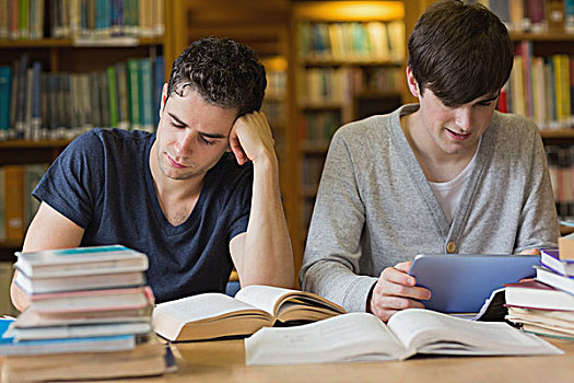 男性,学生,学习,图书馆,一个,平板电脑