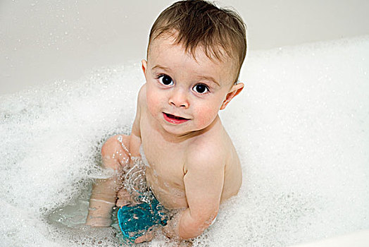 男婴,浴缸