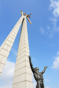 长春文化广场雕塑图片