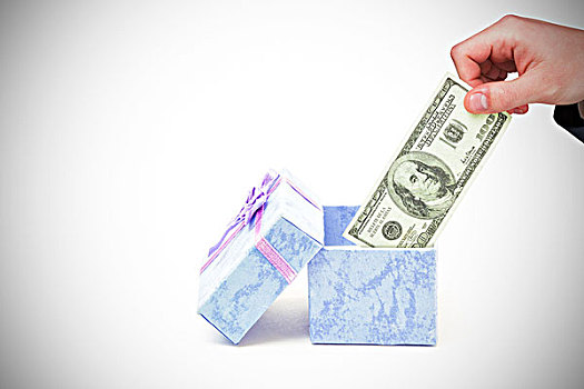 合成效果,图像,握着,100美元,钞票,蓝色,礼盒,紫色,丝带,倚靠