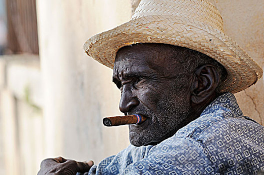 男人,雪茄,草帽,特立尼达,圣斯皮里图斯,省,古巴,北美