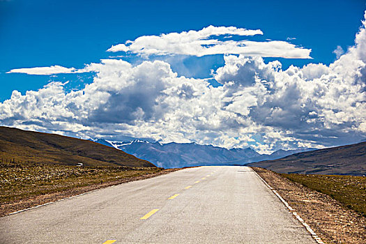 青藏高原的公路