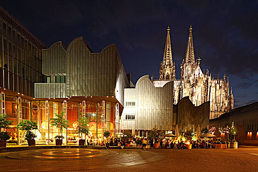 科隆大教堂,博物馆,黄昏,科隆,北莱茵威斯特伐利亚,德国
