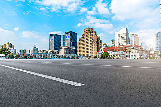 上海外滩和城市道路广场沥青路面