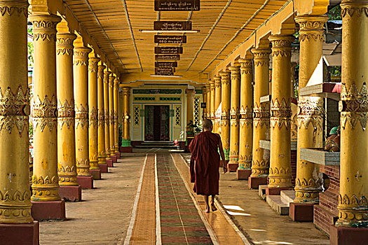 缅甸,僧侣,走,走廊,寺院