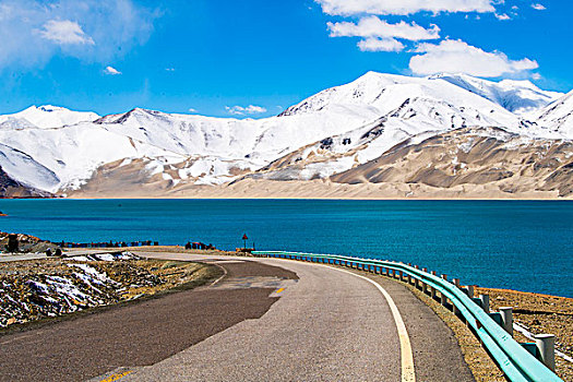 新疆,雪山,湖泊,公路