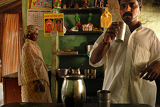 一个,男人,饮用水,家,泰米尔纳德邦,印度南部,一月,2005年
