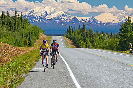骑车,山,兰格尔山,背景,靠近,阿拉斯加,夏天