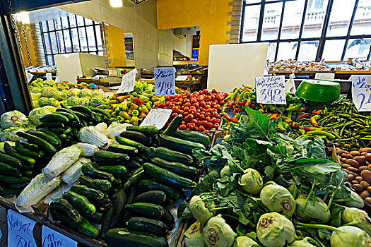 水果和蔬菜在农贸市场