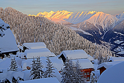风景,上方,积雪,木制屋舍,罗纳河谷,贝特默阿尔卑,阿莱奇地区,瓦莱,瑞士,欧洲