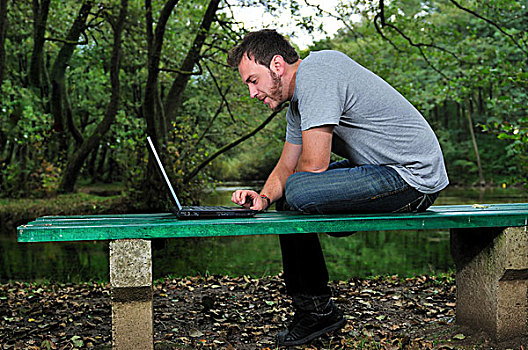 一个,年轻,商务人士,工作,笔记本电脑,户外,绿色,自然,背景