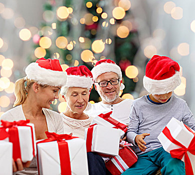 家庭,高兴,休假,人,概念,幸福之家,圣诞老人,帽子,礼盒,坐,上方,圣诞树,背景
