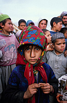 头像,年轻,阿富汗,女孩,许多,难民,孩子,靠近,暂时,帐蓬,房子,露营,人,赫拉特