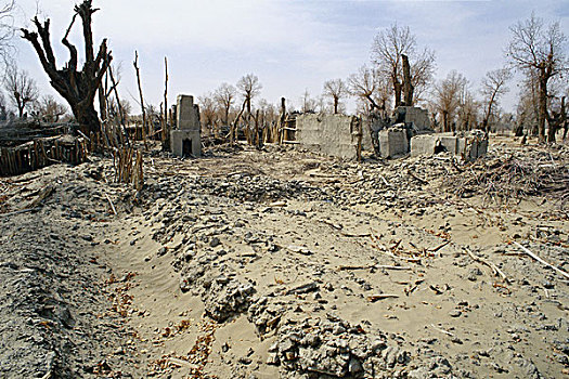达里雅布衣乡,废弃的建筑,新疆和田于田