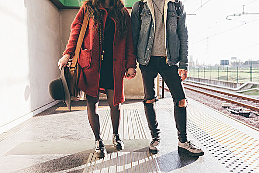年轻,情侣,头像,火车站台,下部