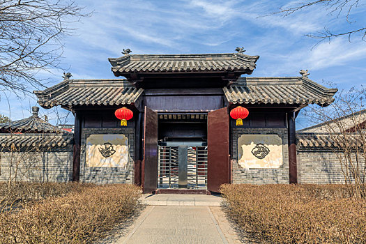 山东省阳谷县狮子楼景区内的中式古典门楼