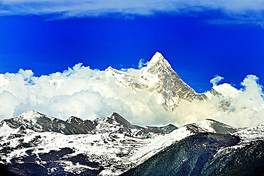 西藏,雪山,山峰,蓝天,雾