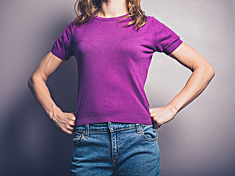 自信,美女,紫色,衬衫,站立,姿势,臀部