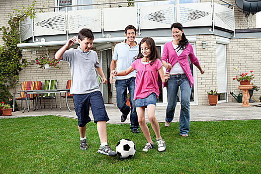 幸福之家,玩,足球,后院