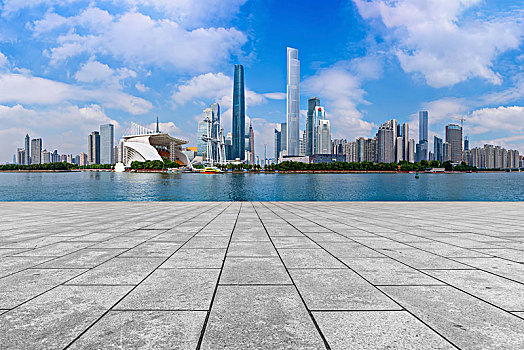地砖路面和广州现代建筑群