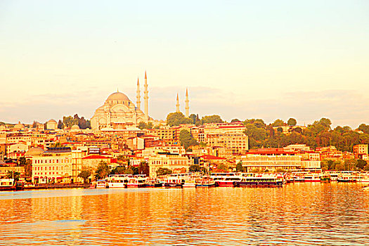 晨光中的伊斯坦布尔老城