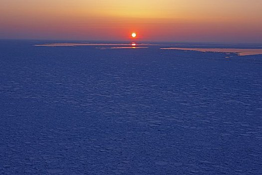 落日,浮冰