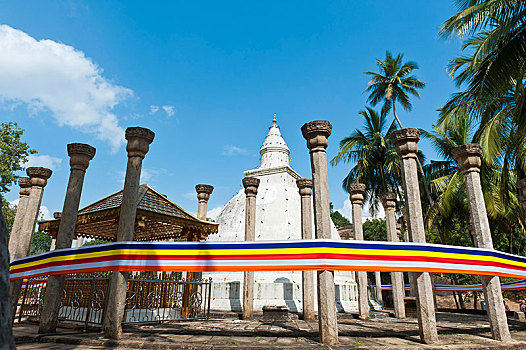 白色,佛塔,一个,柱子,彩色,带,佛教,庙宇,阿努拉德普勒,北方,中央省,斯里兰卡,亚洲