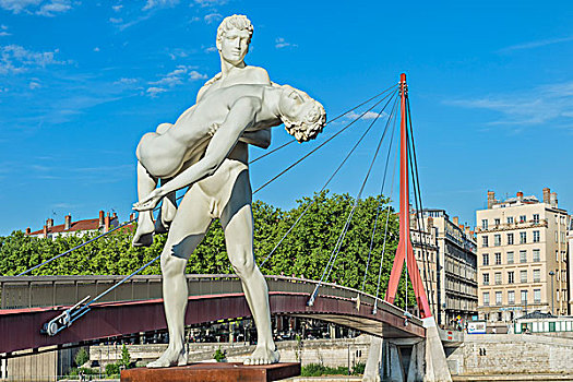 重量,雕塑,堤岸,河,靠近,执法,步行桥,里昂,法国,欧洲