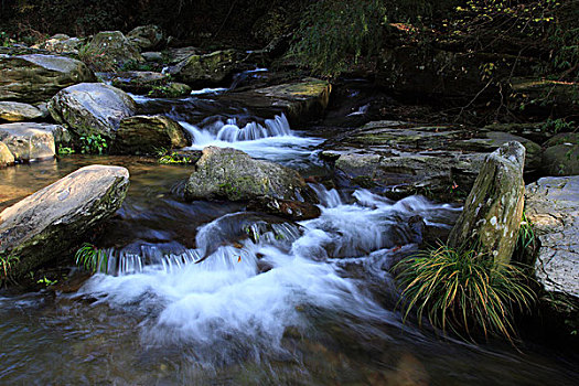 山泉,溪水,岩石