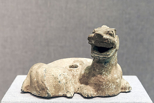 西晋陶彩绘狮形帐座,河南省洛阳博物馆馆藏文物