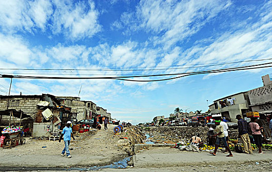 haiti,port,au,prince,women,selling,fruits,in,the,street