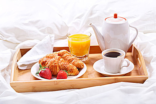 床上早餐,托盘,咖啡杯,牛角面包