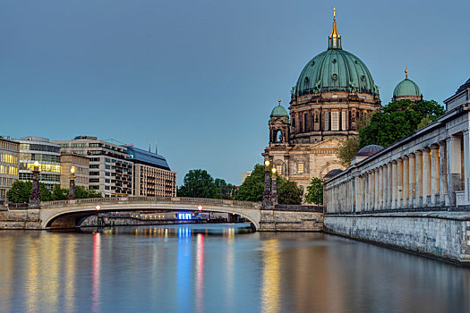 柏林大教堂,堤岸,黄昏