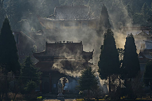 树,蓝,背景,池塘,倒影,烟,枯枝,寺庙,太阳,阳光,水,岸,淤泥,泥潭,村庄,山岗