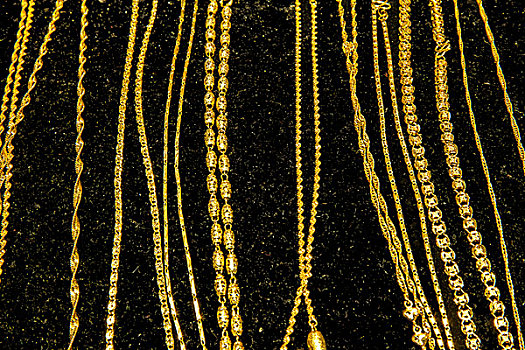 2019第二届中国重庆国际珠宝首饰玉石博览会上的黄金首饰