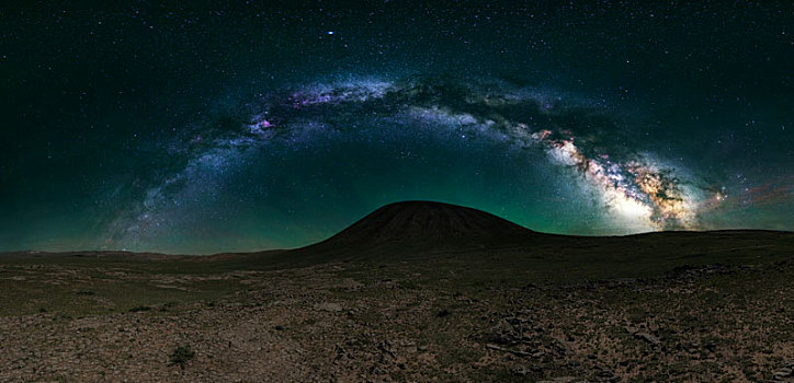 内蒙古乌兰达火山星空银河